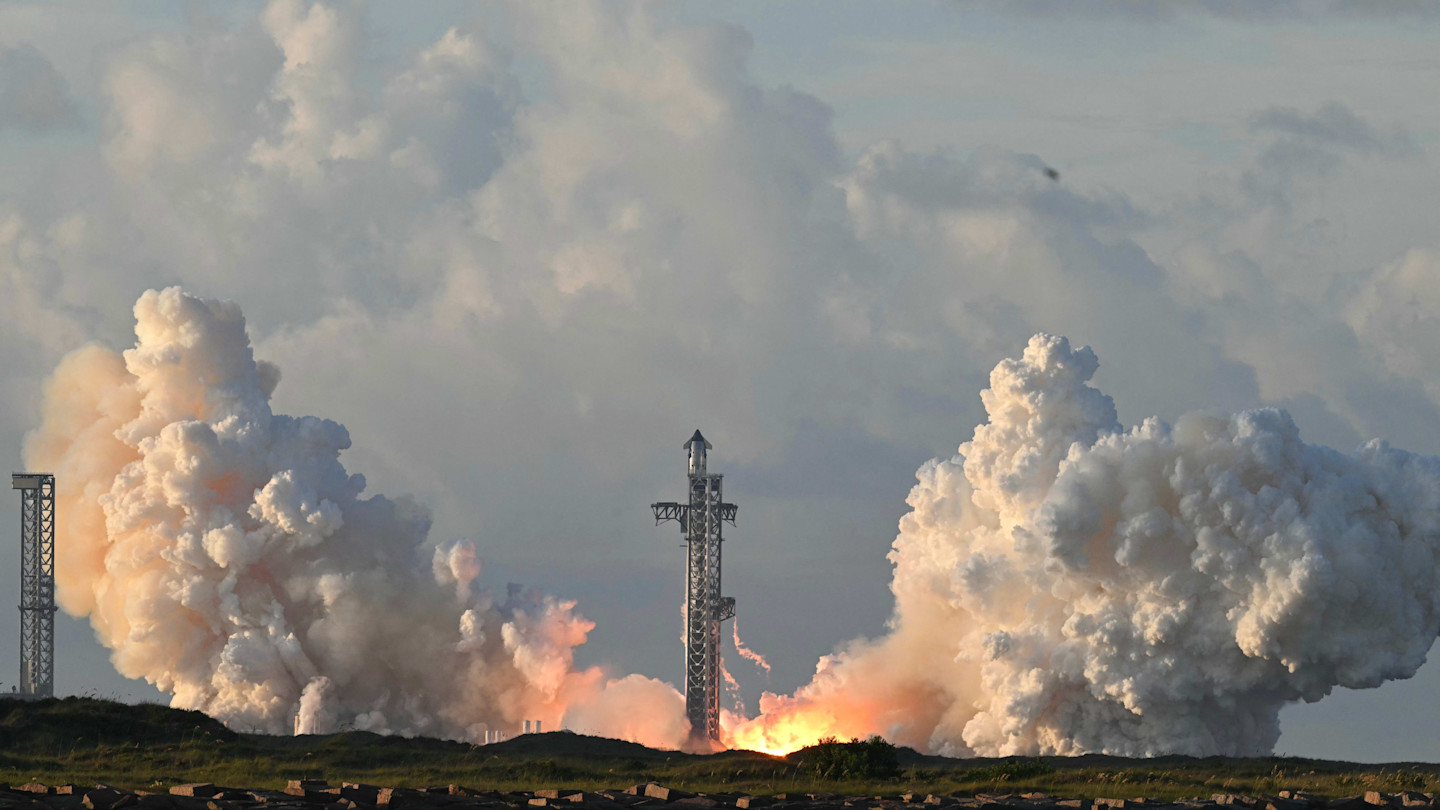 A SpaceX Starship Flight 14 launches from Texas