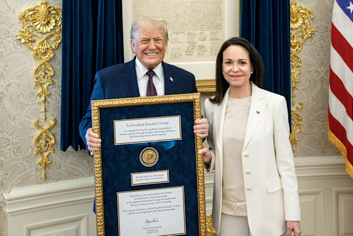 US President Trump wth Venezuelan opposition leader María Corina Machado in the Oval Office in January