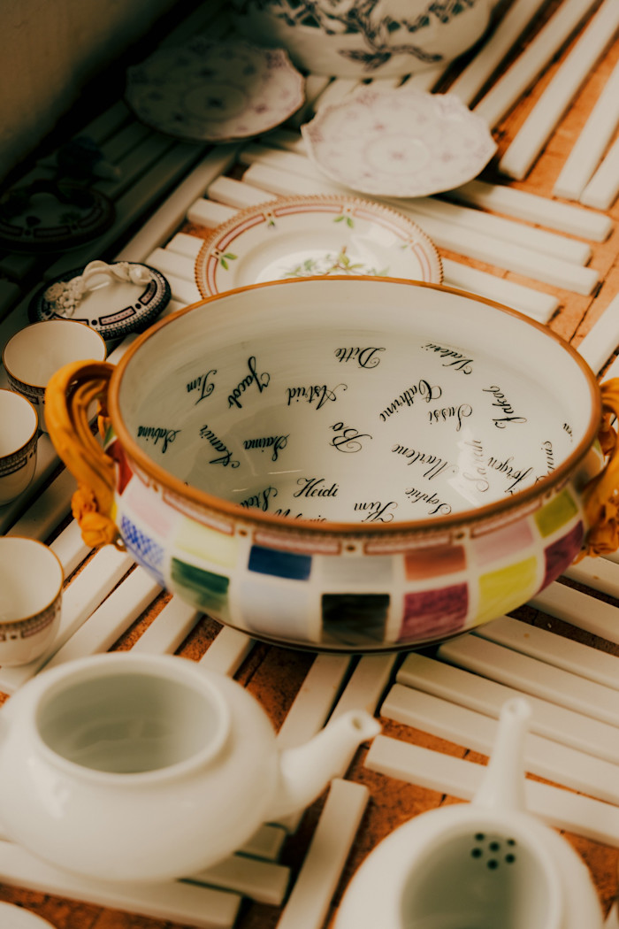 Colour and calligraphy tests on a vintage tureen